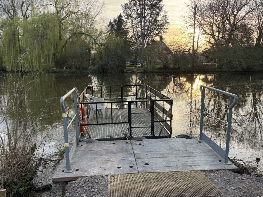 Barge à chaîne Les Nénuphars